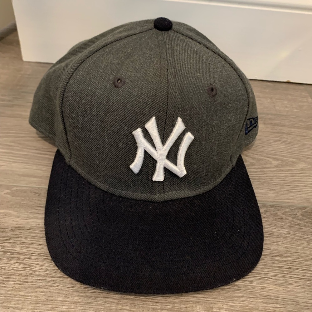 New Era New York Yankees Snapback Hat – Gray & Navy Blue